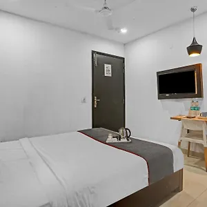 Townhouse Nangal Raya Pankha Road 4*, New Delhi India